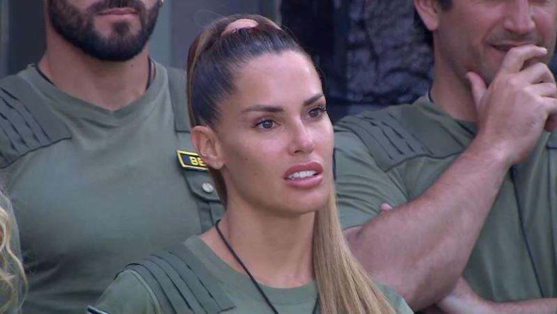 Gala viendo a Rai elegir a Faloon