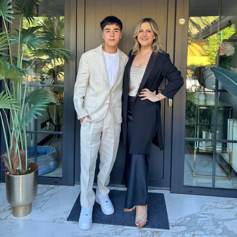 Michelle Adam y su hijo Enrique - Créditos Instagram