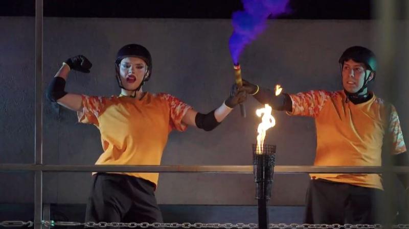 Dash y Reina de Chile ganan duelo de eliminación