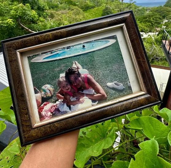 Tita Ureta recordó la ausencia de su madre en su cumpleaños número 33.