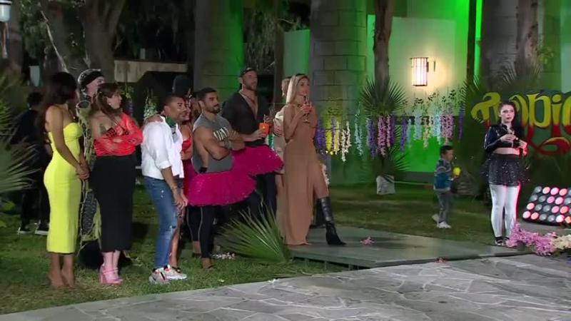 Faloon elige a una pareja para actividad.