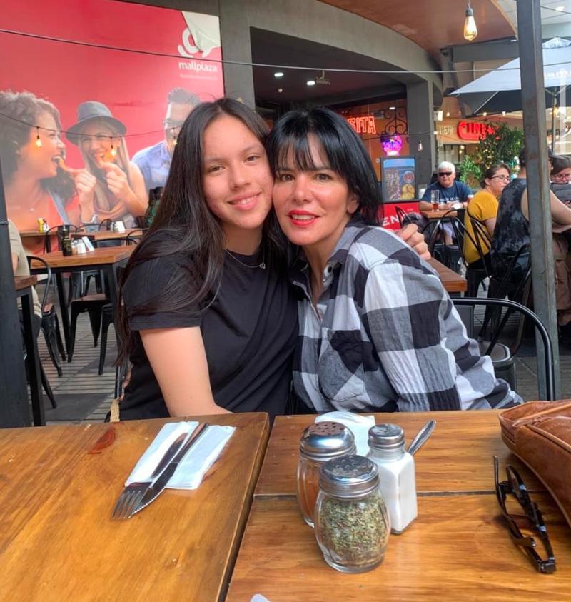 Anita Alvarado junto a su hija Abril - Instagram