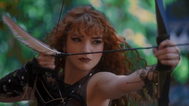 Quién es Karla Grunewaldt: la artista chilena que mezcla música y fantasía