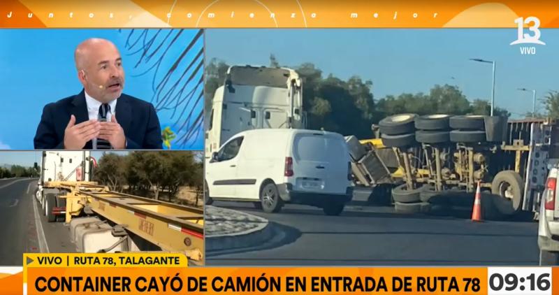 Container cayó de un camión en Ruta 78, a las alturas de Talagante