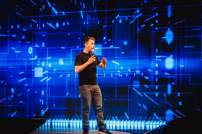 Julio Rojas guionista y director de ciencia ficción.