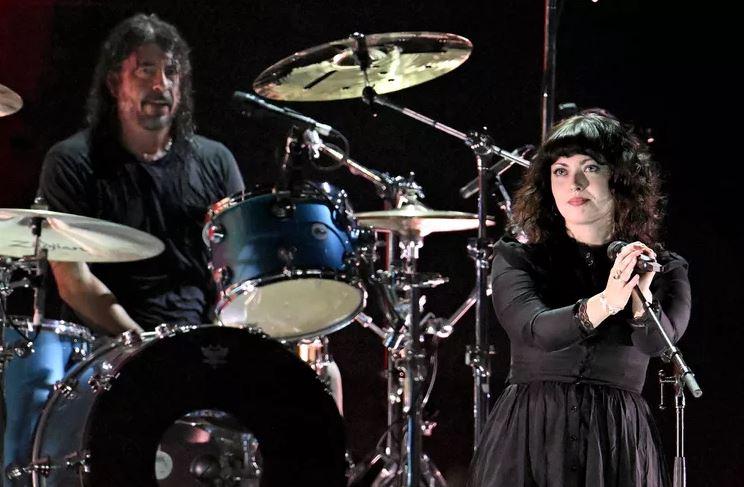 Nirvana se reúne en concierto solidario para afectados por incendios en Los Ángeles