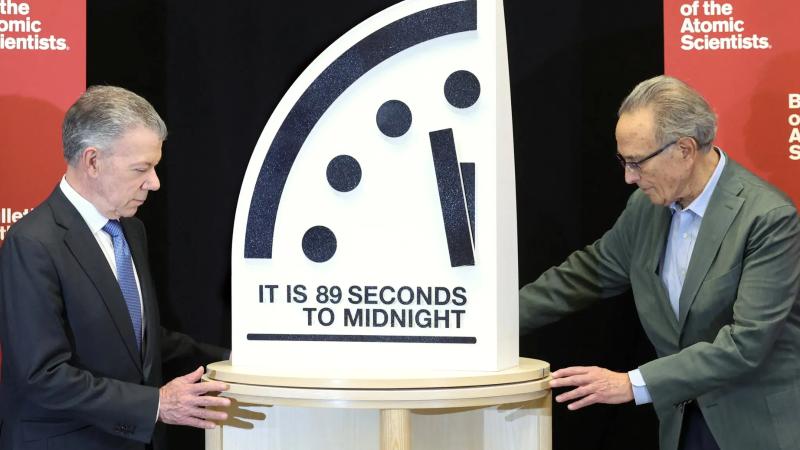 Científicos señalan que quedan 89 segundos para la medianoche.