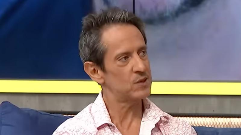 Pablo Illanes en una entrevista en "Todo va a estar bien" de Vía X