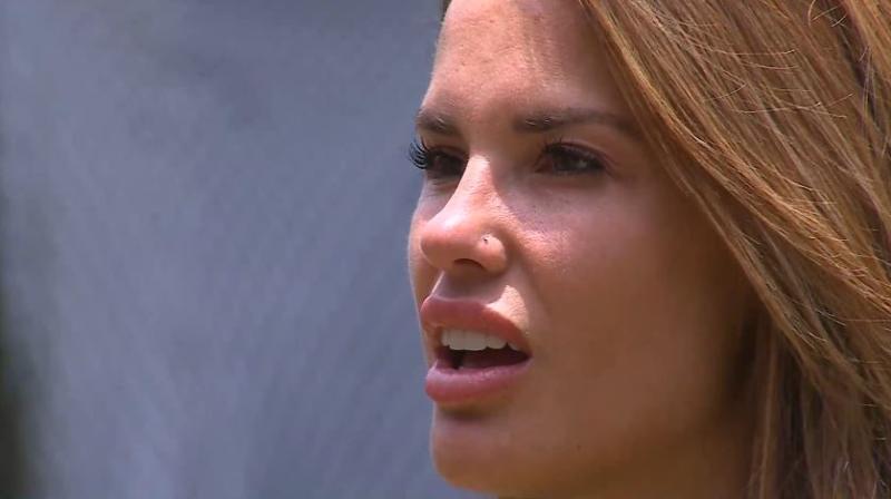 Gala también confronta a Faloon