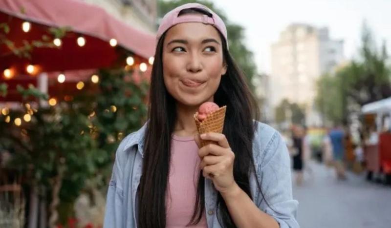 Comer helado en verano podría aumentar el calor en el cuerpo