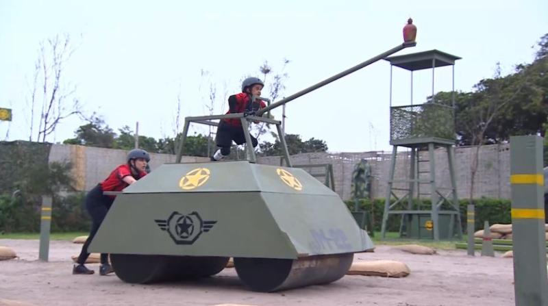 Natu y Miguelito compitiendo