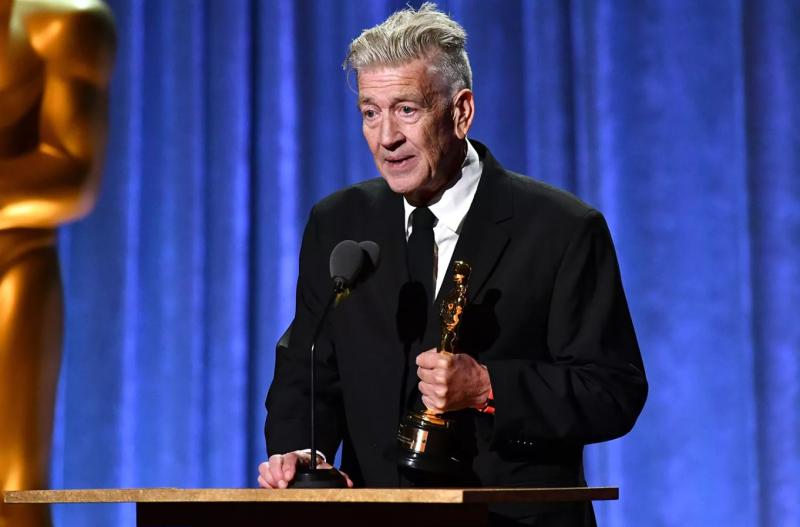 David Lynch recibiendo su Oscar honorario en 2019. Vía Getty.