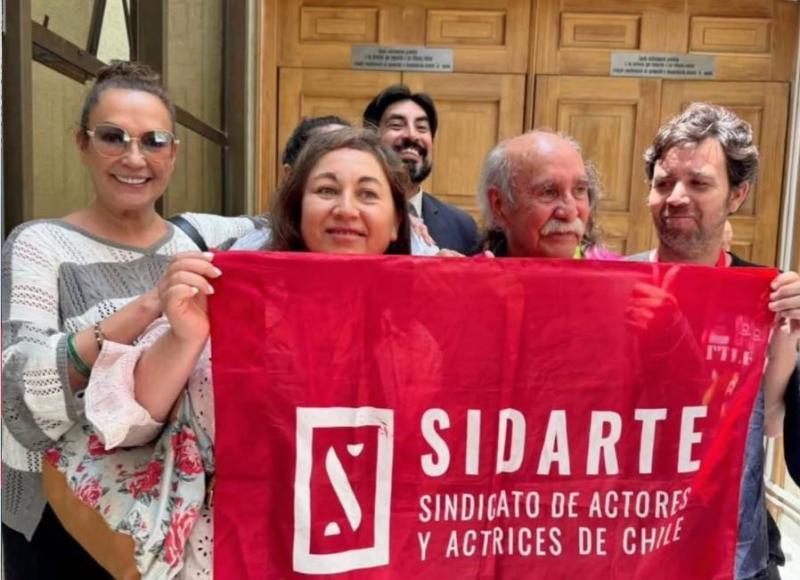 Fernando Farias es premiado por su ampla trayectoria en el mundo de las artes