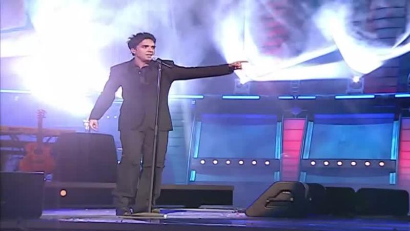 En este Día del Amor y la amistad disfruta de una de las tantas presentaciones de Luis Fonsi en el Festival de Viña.