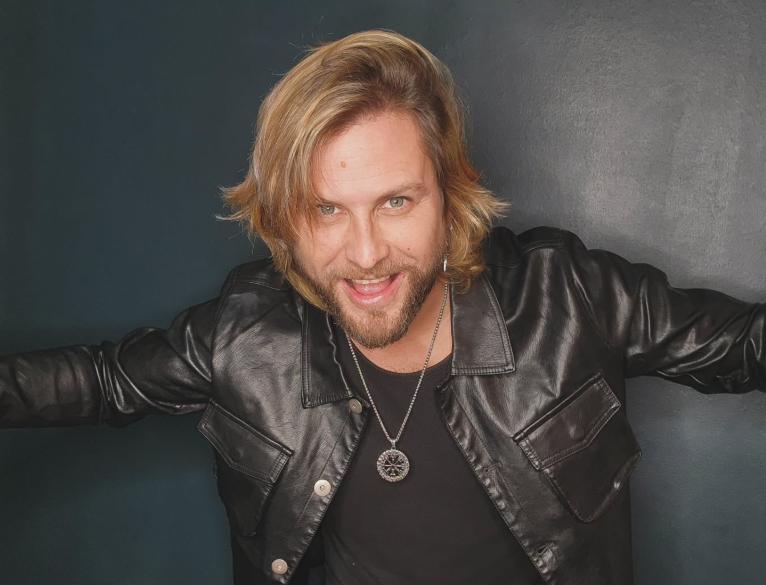 Jean Philippe Cretton dejó la grande en redes tras mostrarse a torso desnudo.