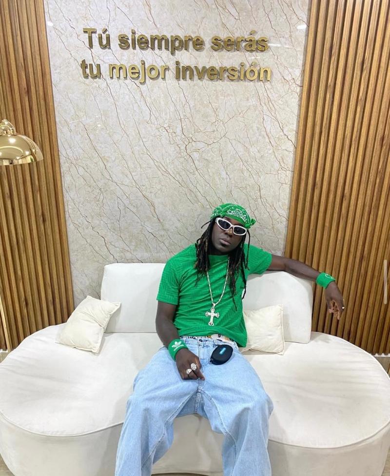 "El Fenómeno" - Joao Makuzulu.