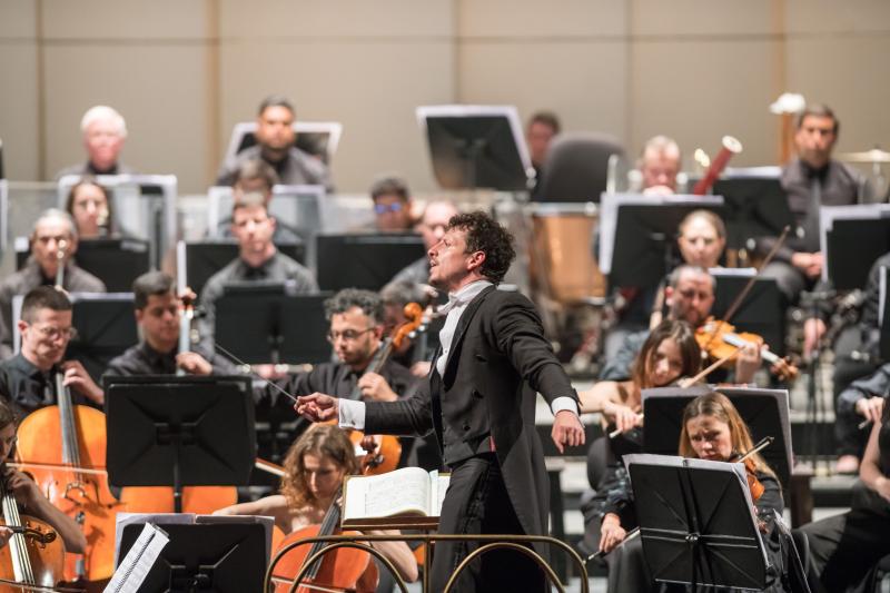 Ballets, conciertos, óperas y espectáculos familiares: Municipal de Santiago lanza temporada digital con estrenos de verano.