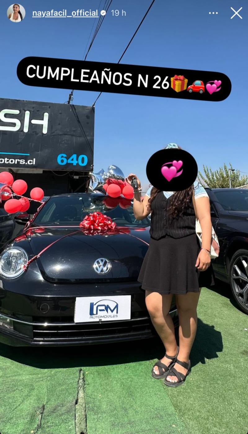 Naya Fácil le regaló un lujoso auto a su hermana por su cumpleaños.