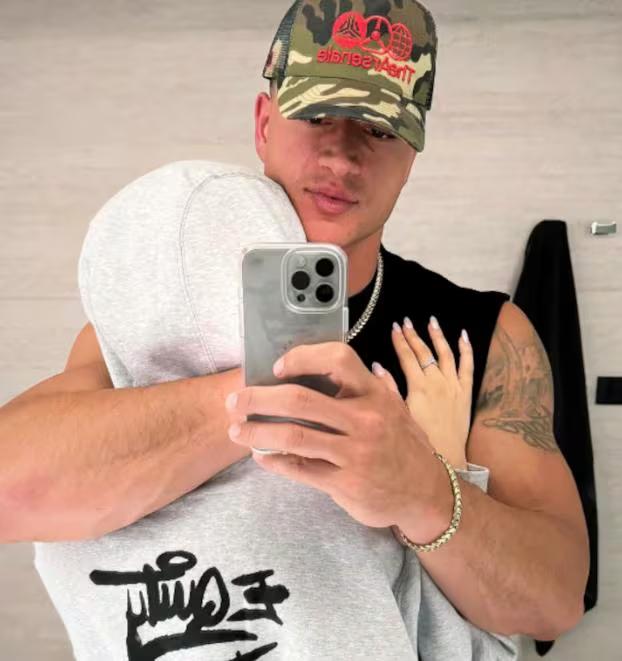 Emilia Dides y Sammis Reyes