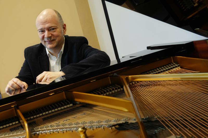 Fundación CorpArtes presenta el Ciclo internacional de piano “Armonías de otoño”.