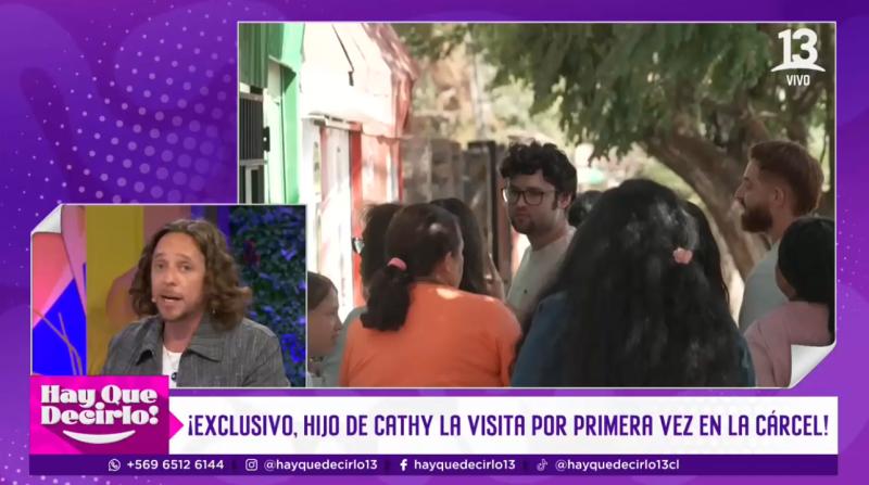 Hijo mayor de Cathy Barriga fue a visitarla.