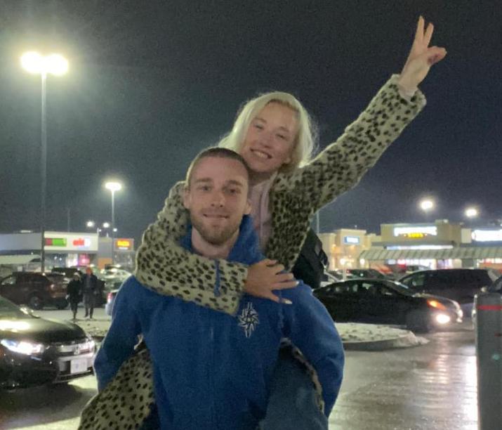 Hermano mellizo de Vesta Lugg, Bevan Lugg-Fournier