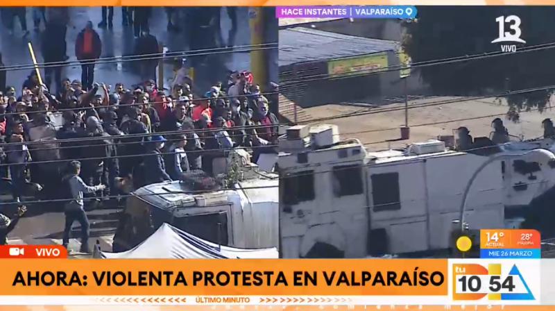 Pescadores se enfrentan a Carabineros en Valparaíso.