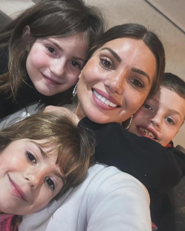 Faloon Larraguibel y sus hijos | Instagram