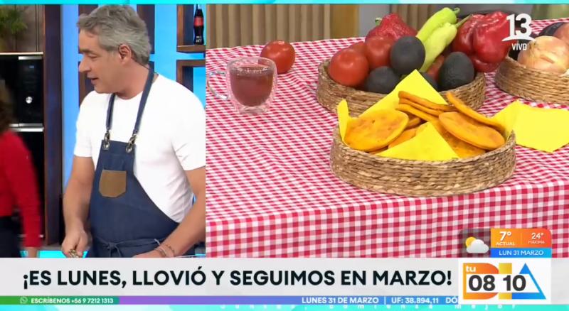 José Luis Repenning prepara sopaipillas.