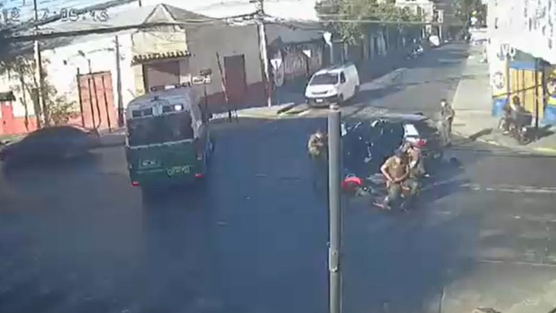 Carabinero fue atropellado en medio de fiscalización en Estación Central