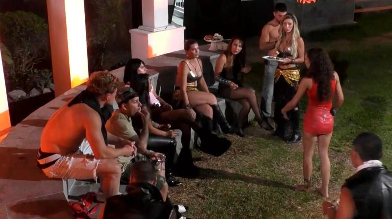 Zoe Bayona discute con Daniela Requena