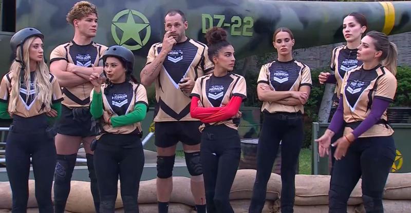 Faloon discute con Yuli y Fanny