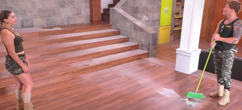 Faloon y Raimundo discuten