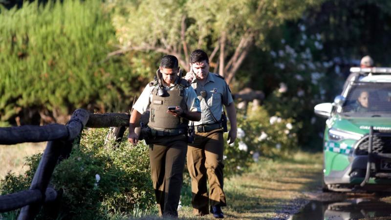 Carabineros en el lugar donde asesinaron a matrimonio de Graneros