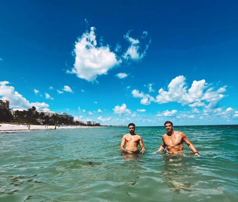 Mario Velasco y su hijo mayor - Instagram