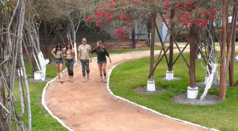 Javiera Belén habla de Josué Bernal con sus amigas