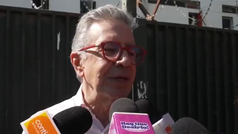 Joaquín Lavín visitando a su nuera, Cathy Barriga