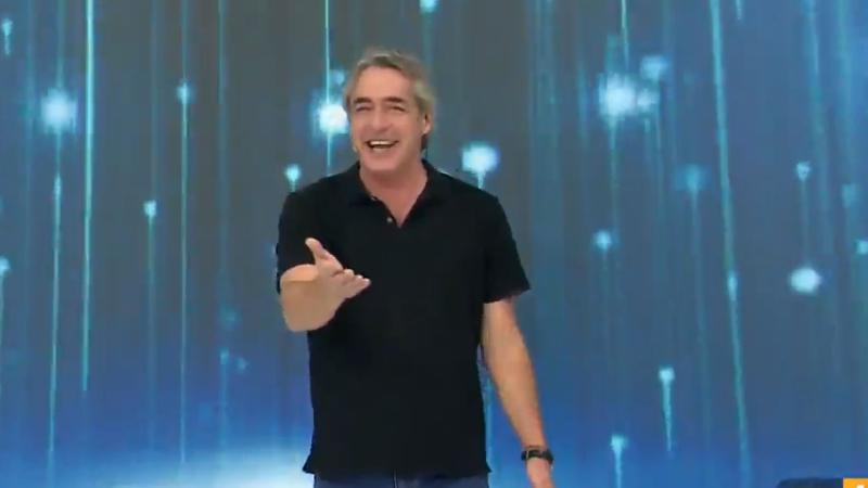 José Luis Repenning se la jugó con atrevido baile a lo Juan Antonio Labra