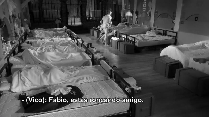 Vico despierta a Fabio por roncar