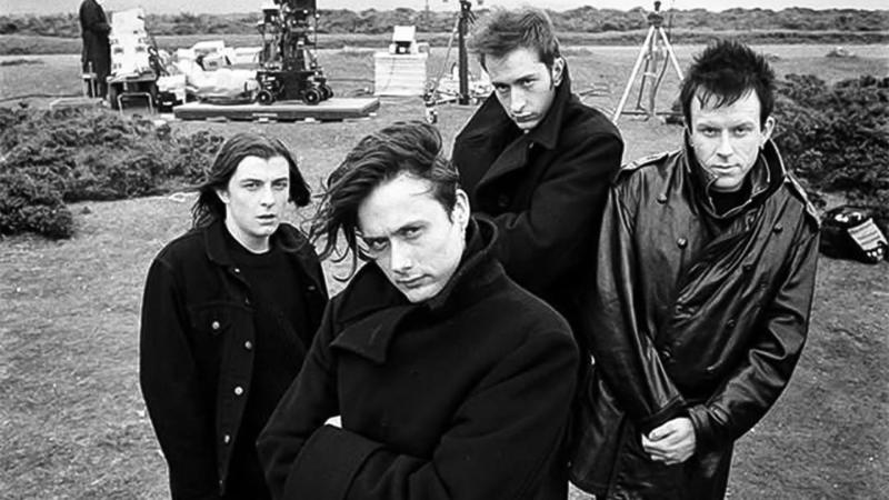 Banda Suede reacciona a "cover" de Cachureos