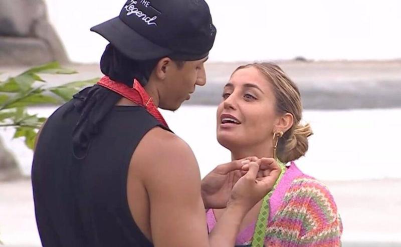 Daniela Castro y Futuro en Tierra Brava.