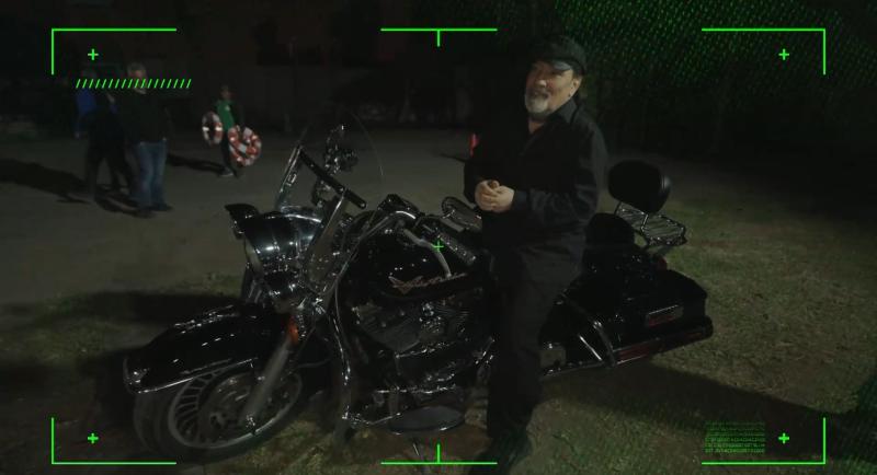 Negro Piñera y su moto antes de ingresar a Palabra de Honor