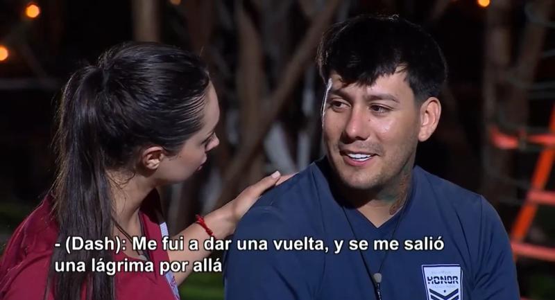 Javi consuela a Dash