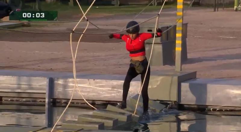 Zoe compitiendo en Palabra de Honor