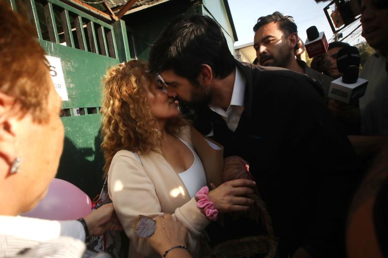 Cathy Barriga y Joaquín Lavín - Aton