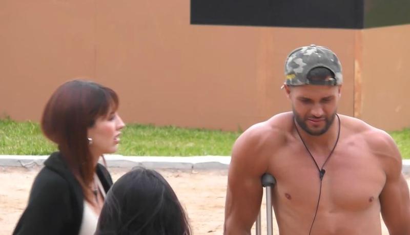 Fabio Agostini y Fer Figueroa pelean