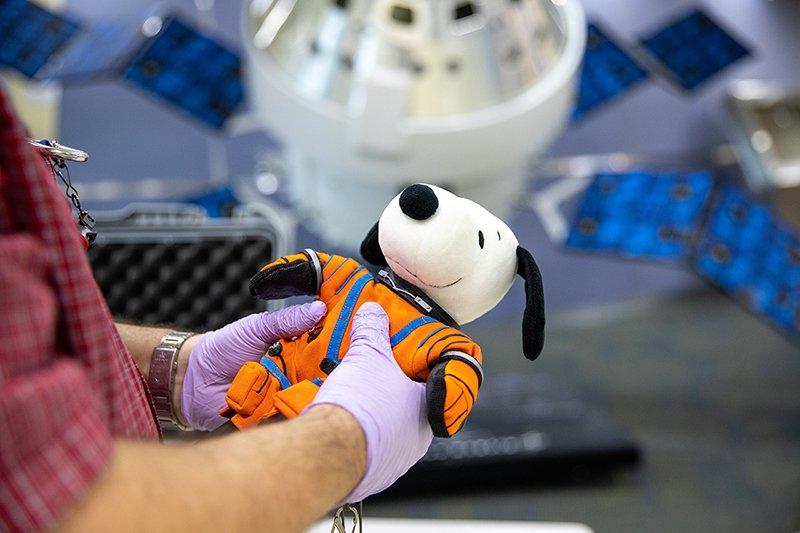 Un peluche de Snoopy fue el indicador de gravedad de una misión orbital a la Luna. Créditos: NASA.