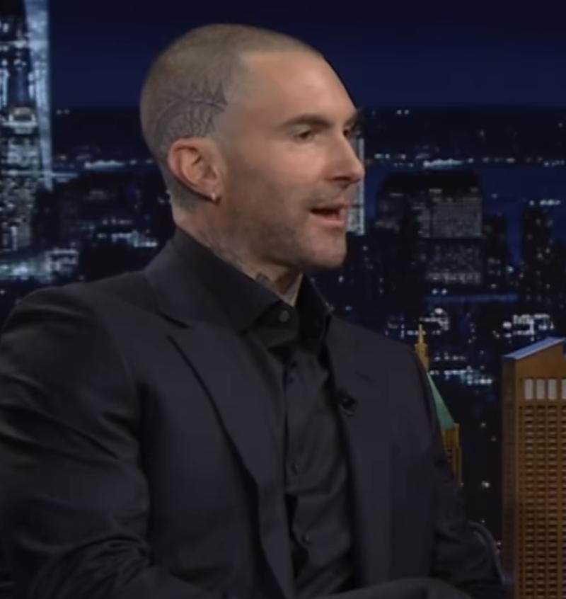 Adam Levine en el programa de Jimmy Fallon - Instagram