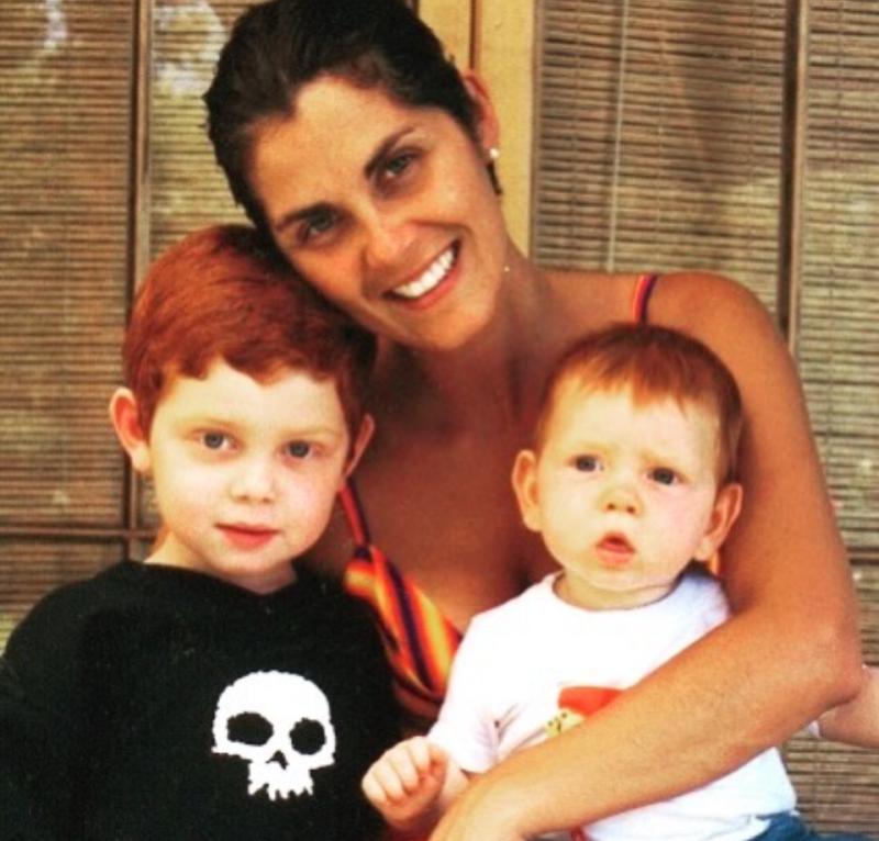 Paola Volpato junto a sus dos hijos con Felipe Castro - Instagram