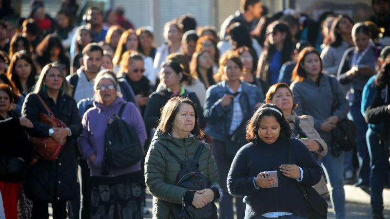 Caos total en el Metro de Santiago - Créditos: ATON